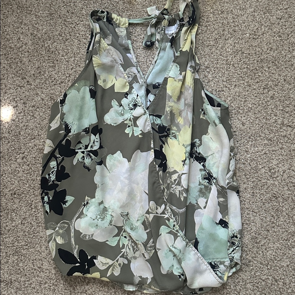 New York & Company Green Floral Top